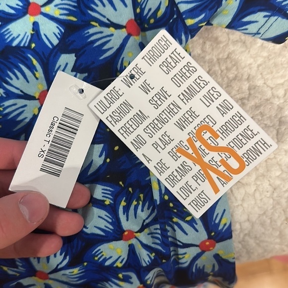 NWT LulaRoe short sleeve shirt size XS women’s - Picture 5 of 7